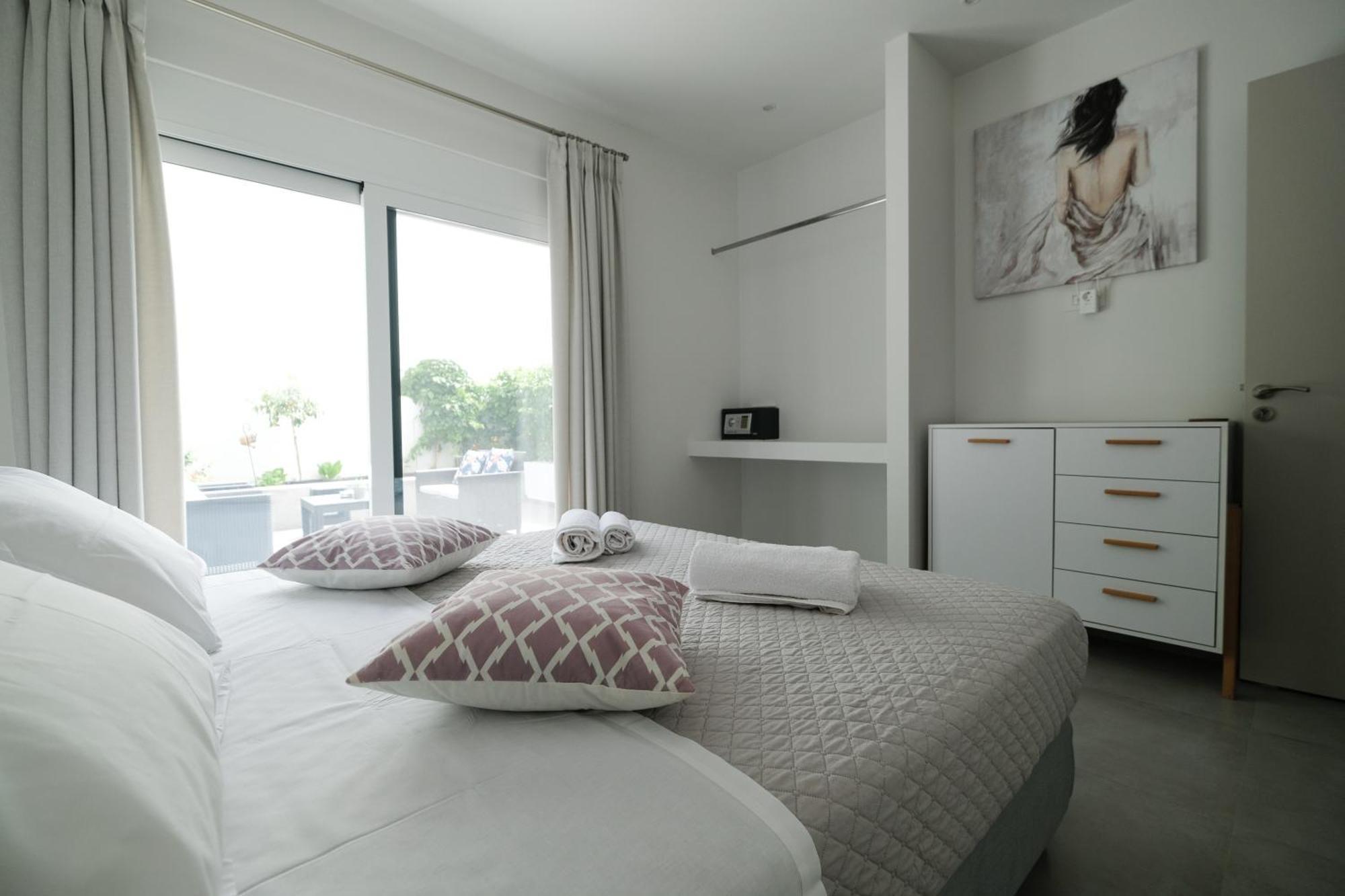 Rhodes Retreat: Modern Comfort In Serene Luxury Rhodes City Exterior foto